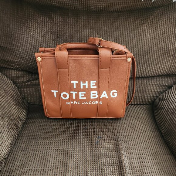 The Marc Jacobs MARC JACOBS Small Tote - Picture 1 of 8